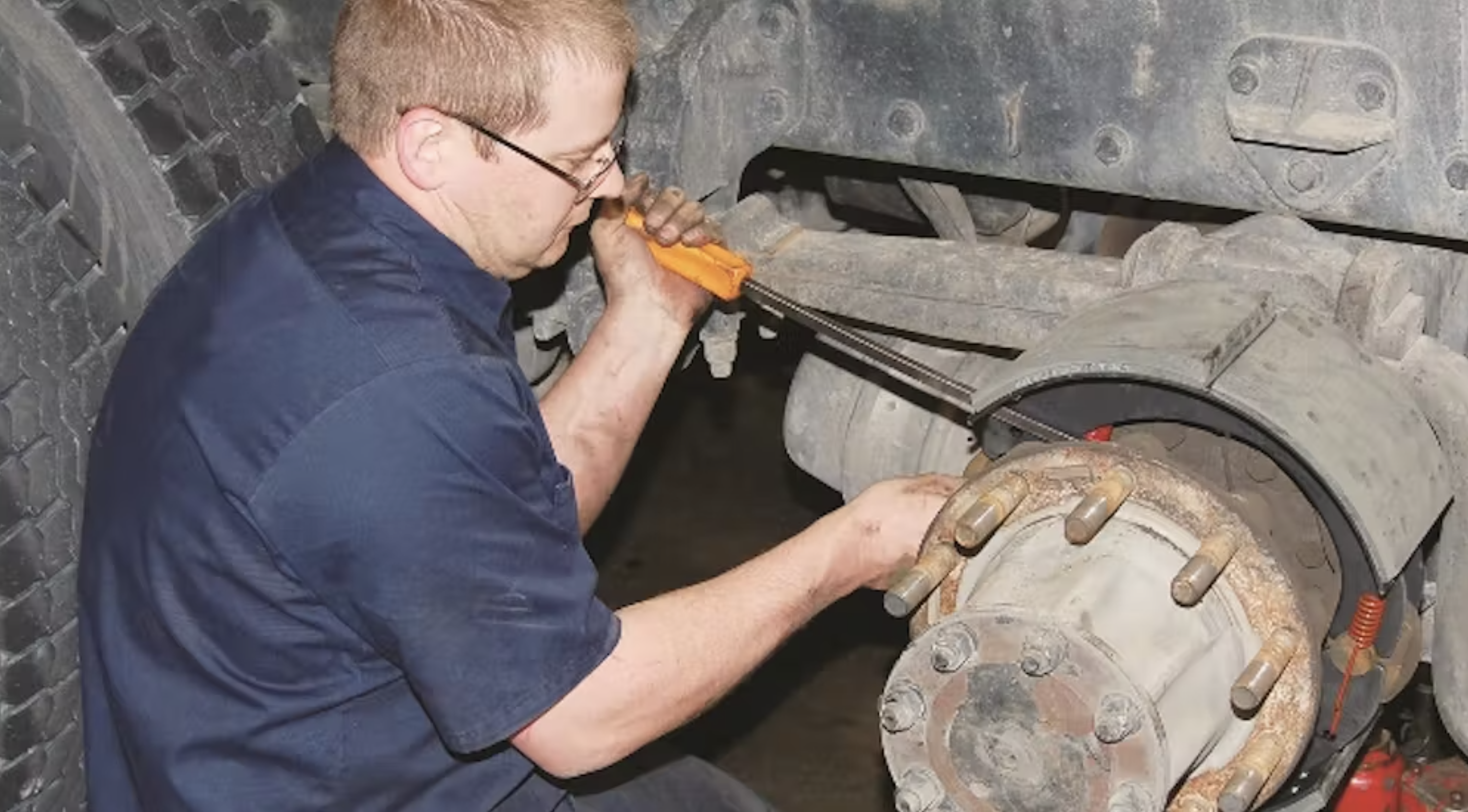 this image shows truck brake service in Toledo, OH